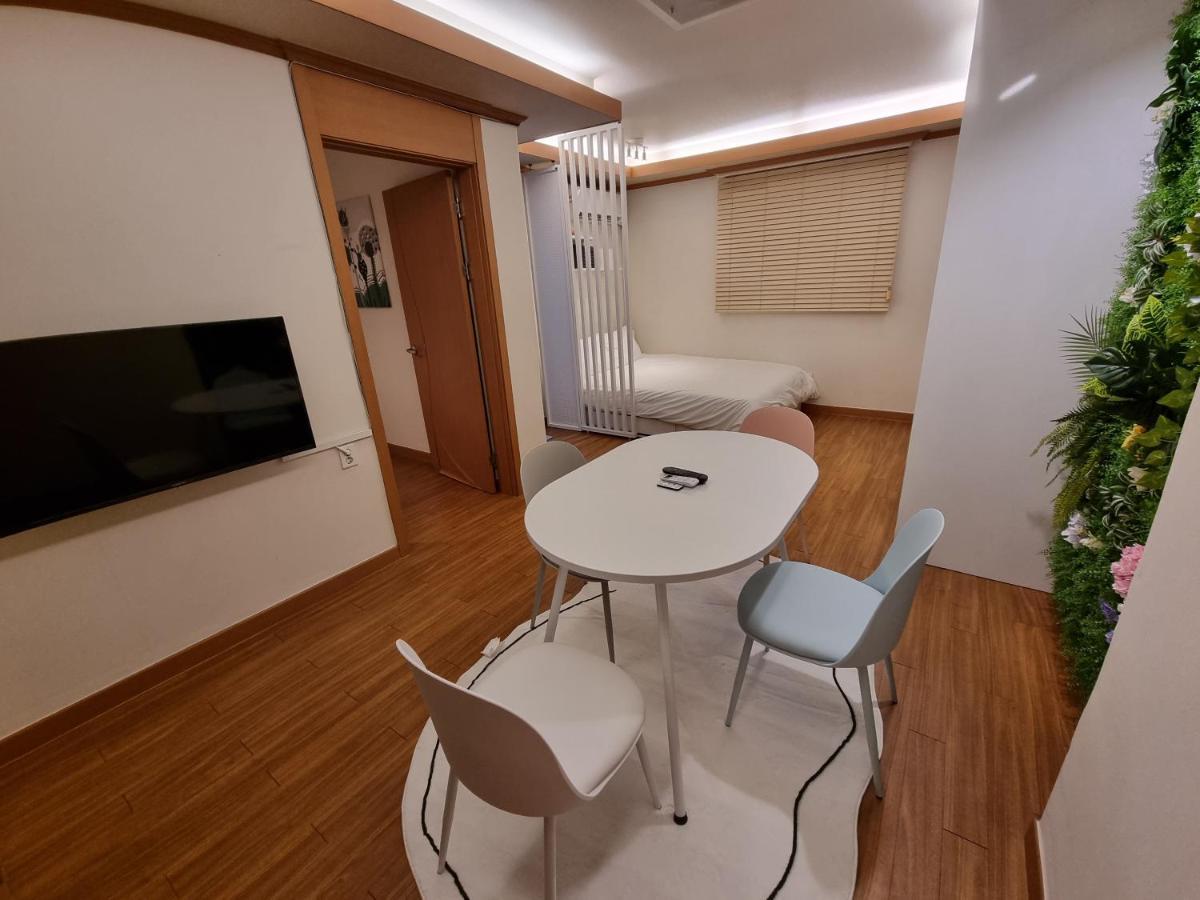 Complace H Seoul Exterior photo