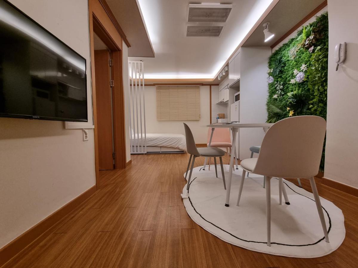 Complace H Seoul Exterior photo