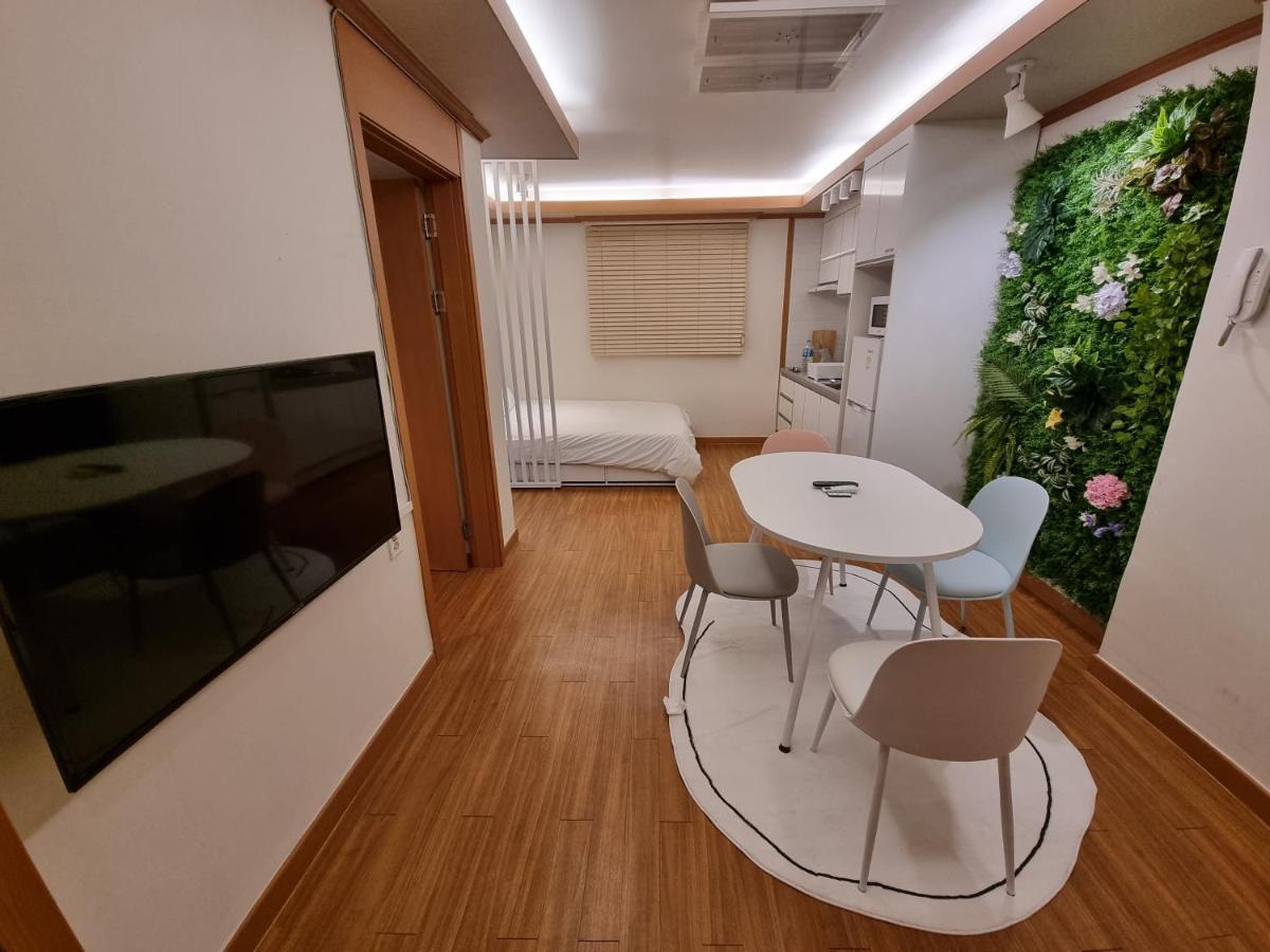 Complace H Seoul Exterior photo