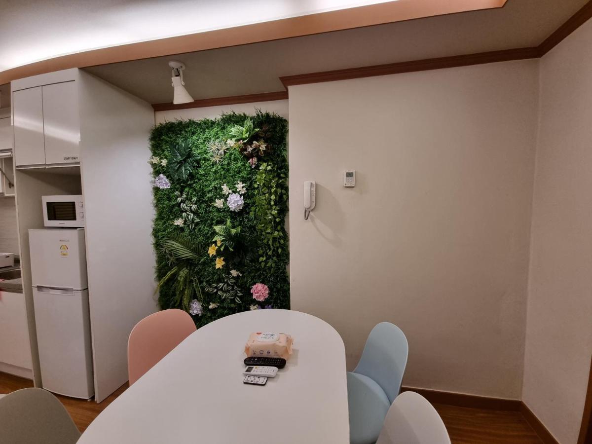 Complace H Seoul Exterior photo